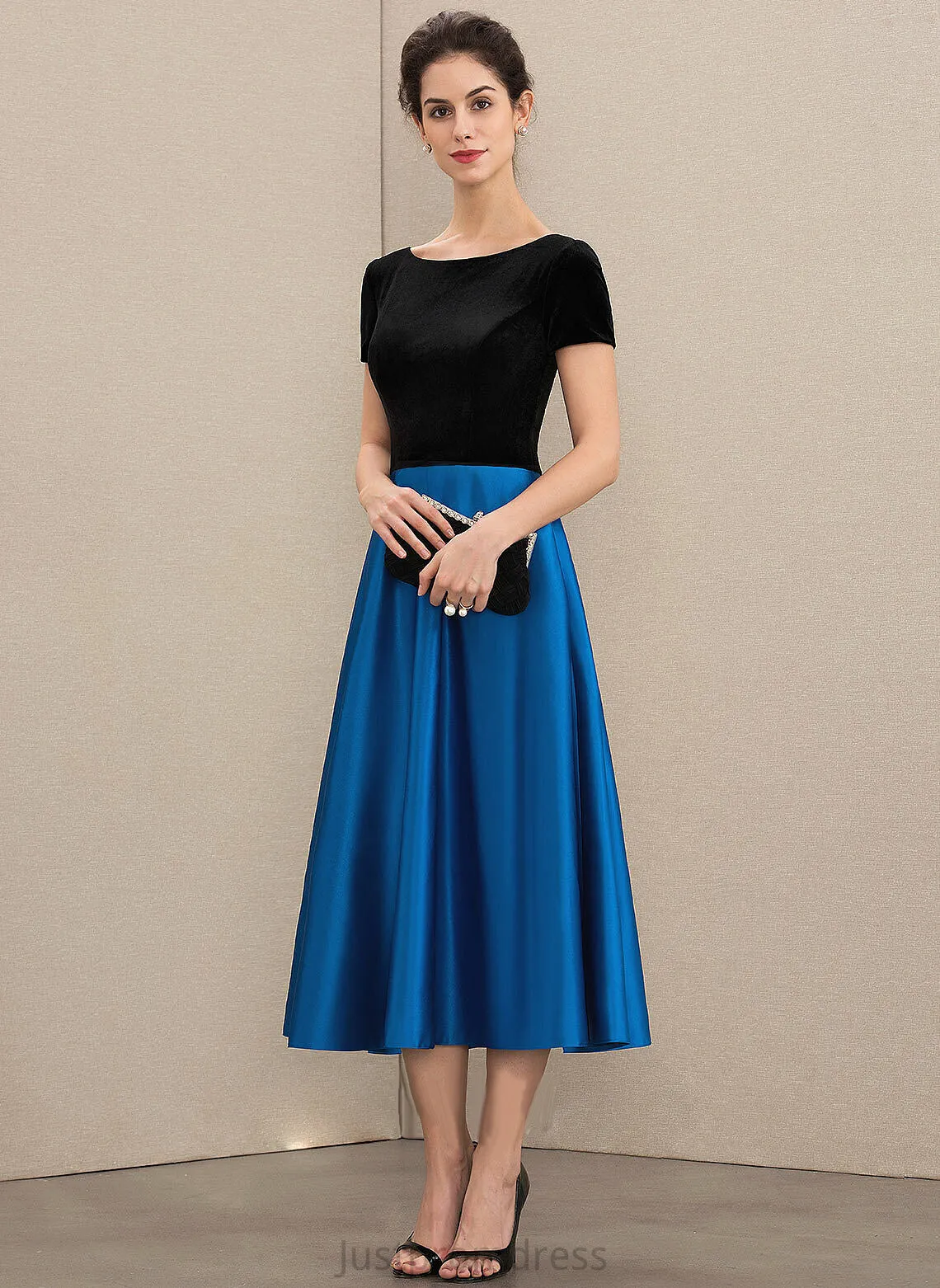 Dress Pockets With the Bride Louise Velvet Tea-Length Scoop of Mother of the Bride Dresses Satin Neck Mother A-Line