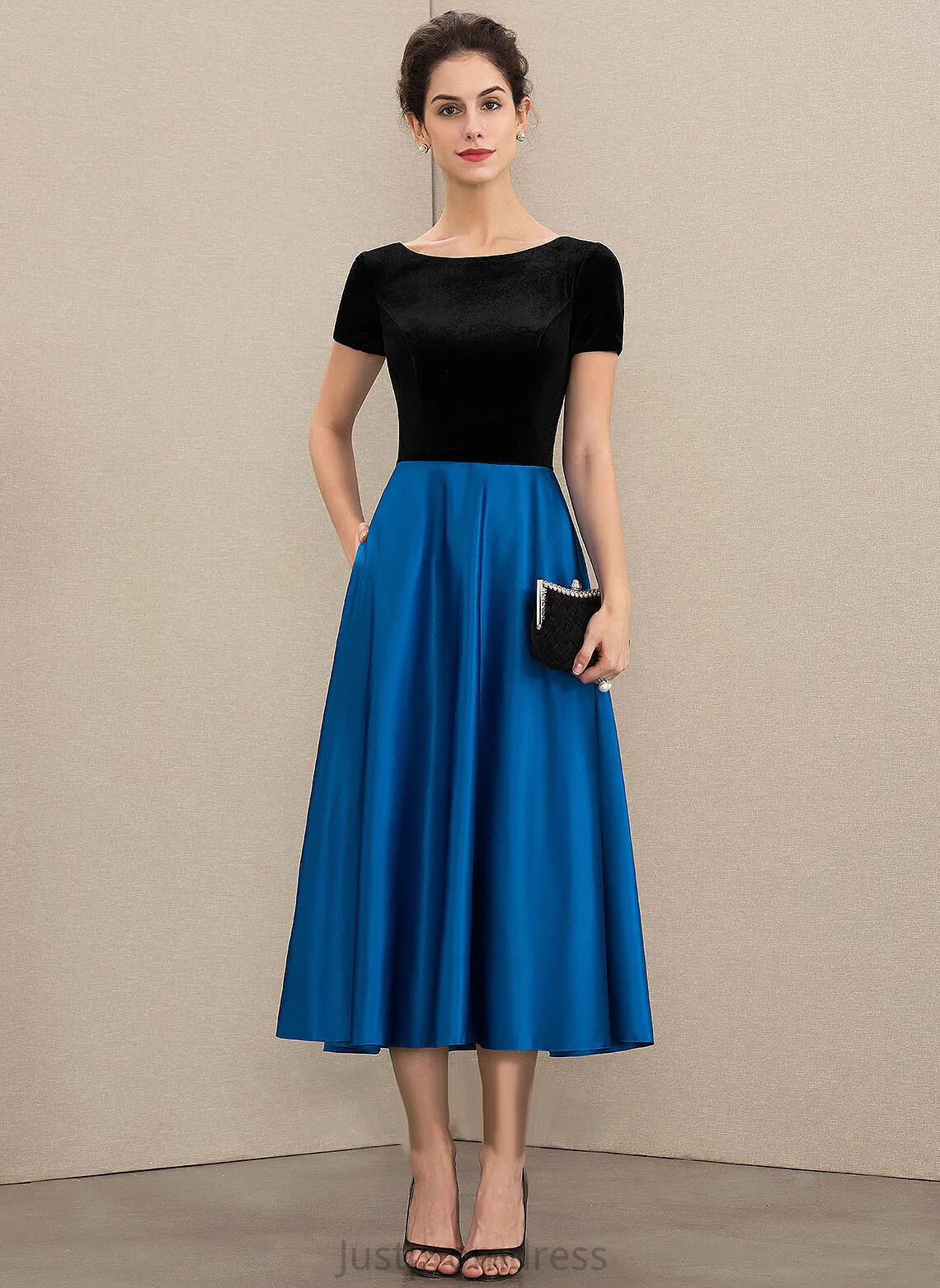 Dress Pockets With the Bride Louise Velvet Tea-Length Scoop of Mother of the Bride Dresses Satin Neck Mother A-Line