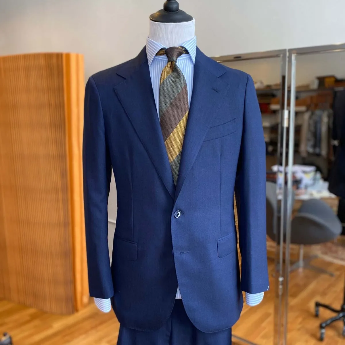 x Sartoria Carrara: Navy lightweight suit in Drapers "Ascot" 2-ply wool 8/9oz